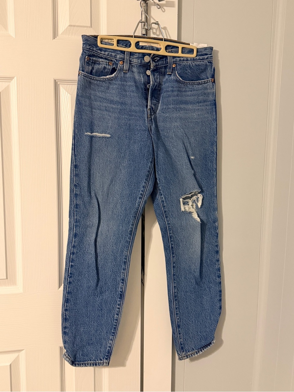 Levi's High Rise Distressed Blue Jeans